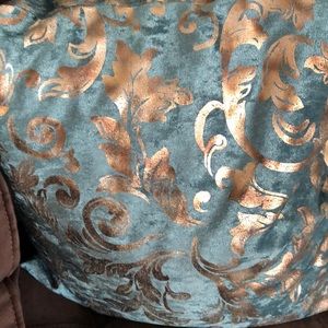 Meet your Posher, Pearl